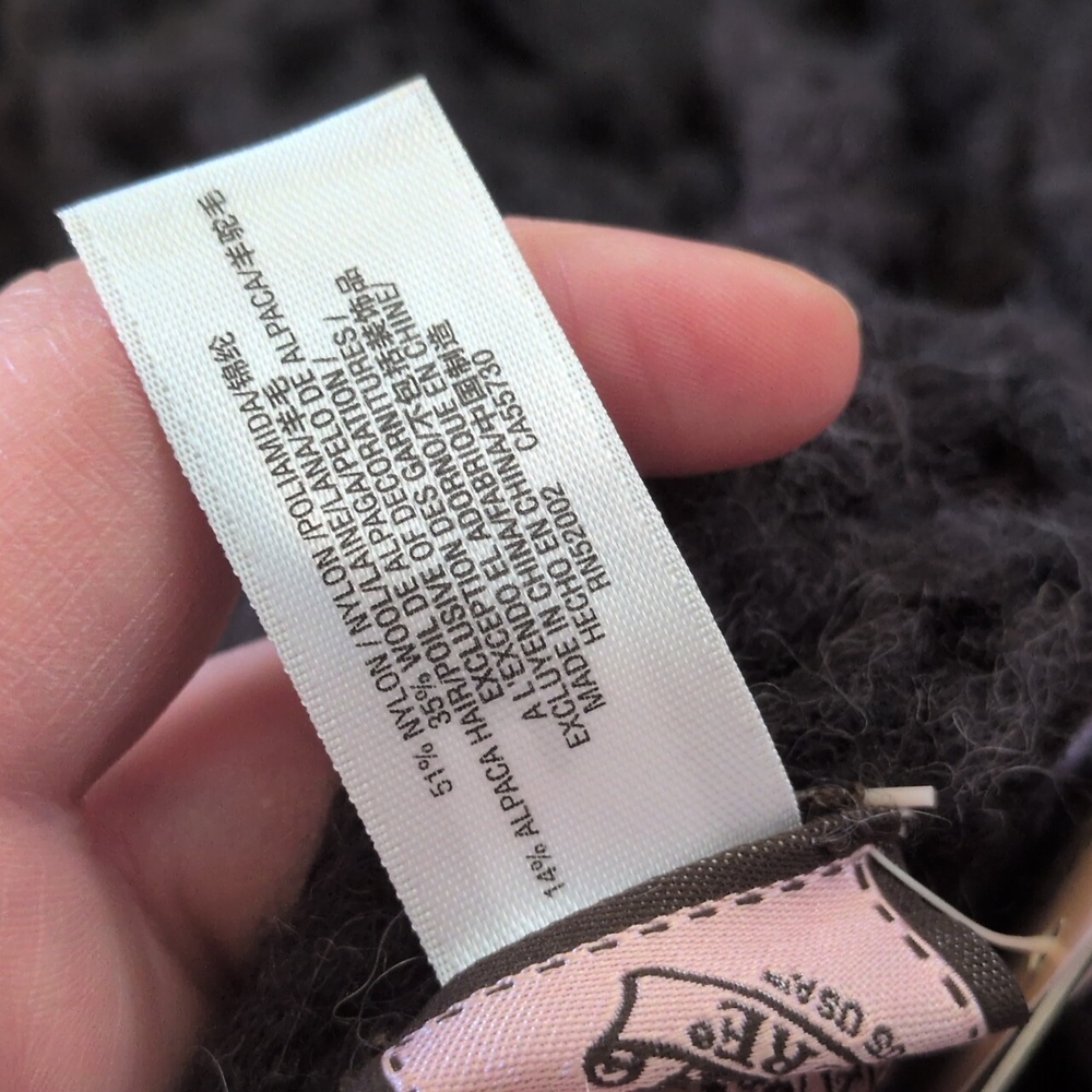 NWT Juicy Couture Dark Gray/Charcoal Cable Knit Scarf - Picture 8 of 8